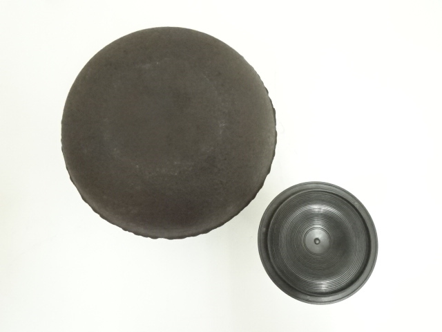  釜師　増山馨鉄造　丸形釜（釜鐶付）（共箱）